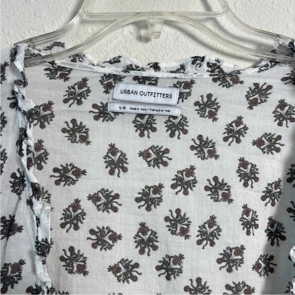 Urban Outfitters Women's Lg White Floral Cropped Top Long Sleeve Tie Closure - Picture 2 of 10